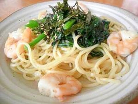 ほうれん草とエビの和風醤油パスタ